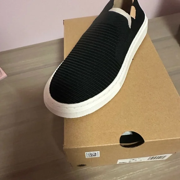 UGG Black Slip-On Loafers Box New in Box 100% Authentic UGG Mens Tasman Slipper Shoes  main image 3